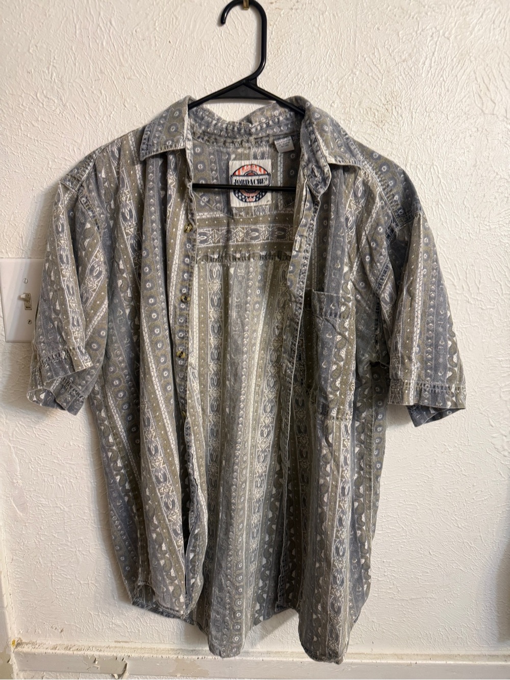 Vintage 1990s Jordache Gray Patterned Short-Sleeve Shirt